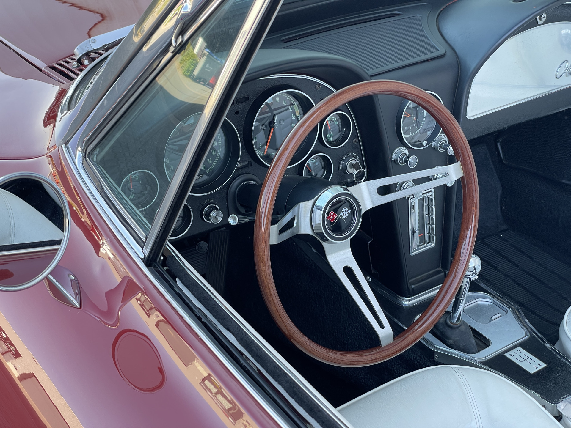 44294007-4.jpg