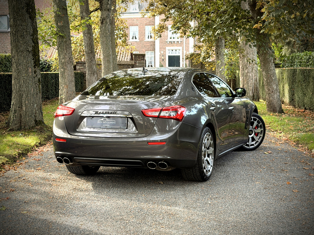 51678342-1.jpg