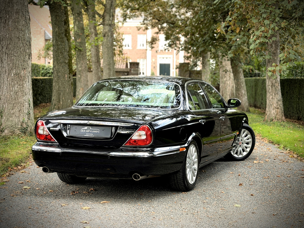 56764941-1.jpg