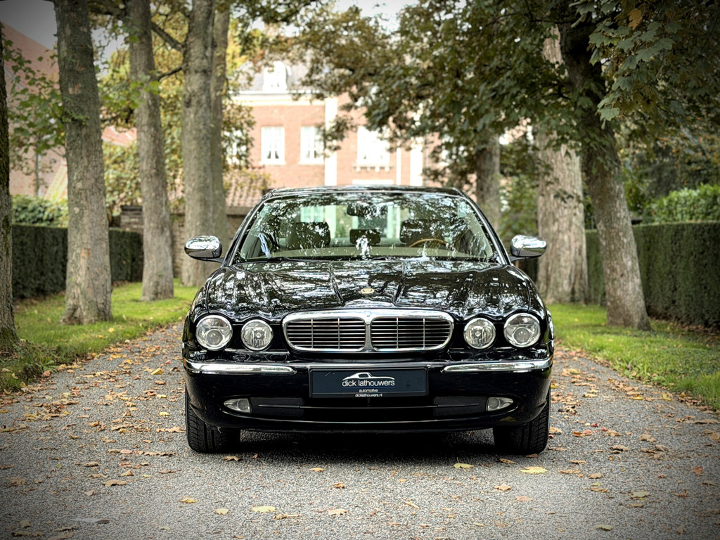 56764941-2.jpg